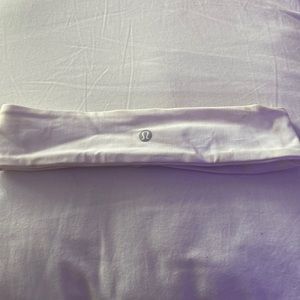 Lululemon white wonder under head band!!